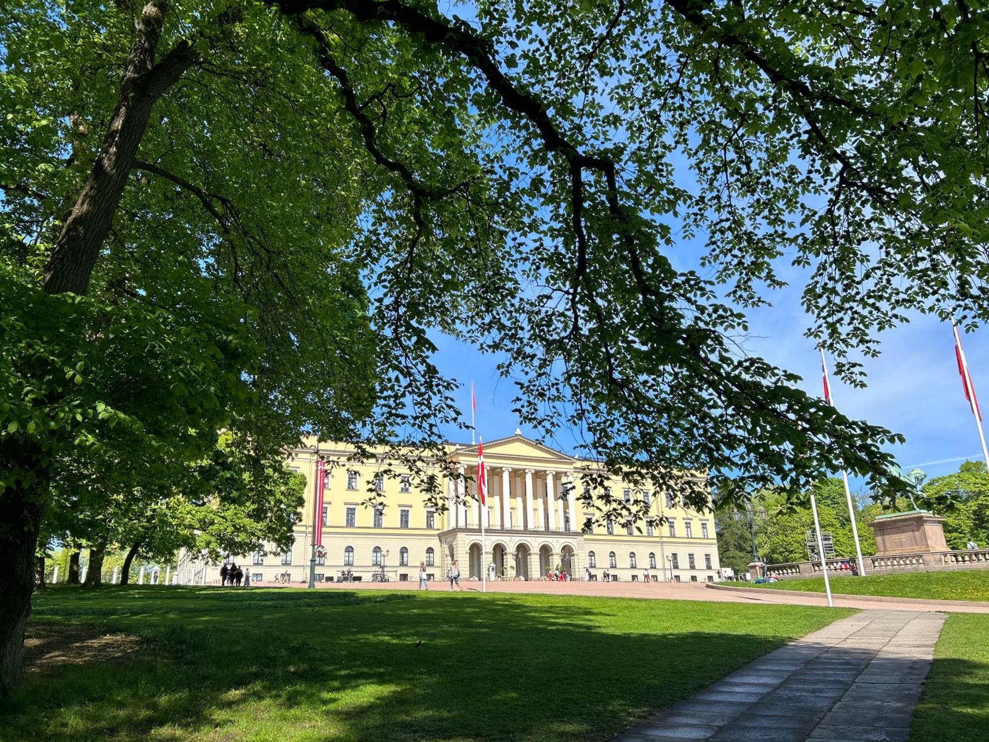 National Theater Dormitory Mixed Hostel Oslo Exterior photo